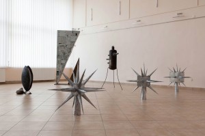 «Рівнодення»: в Ужгороді відкрилася виставка скульптури з металу