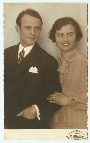 Б. Ерделі з нареченою Аглаї Серені. Кінець 20-х років, фото з приватної колекції
