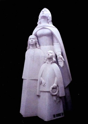 Ilona Zrínyi  with children. A gypsym model for Mukachevo Palanok Castle (3)