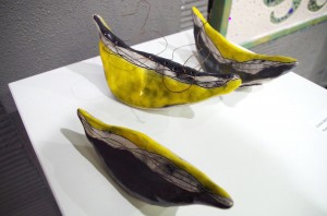 ‘Банани‘, 2017, панно і мала пластика, шамот, поливи