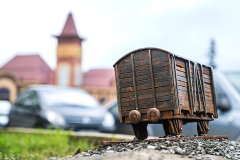 MINI-SCULPTURE HASTA LA VISTA, LENIN BY MYKHAILO KOLODKO